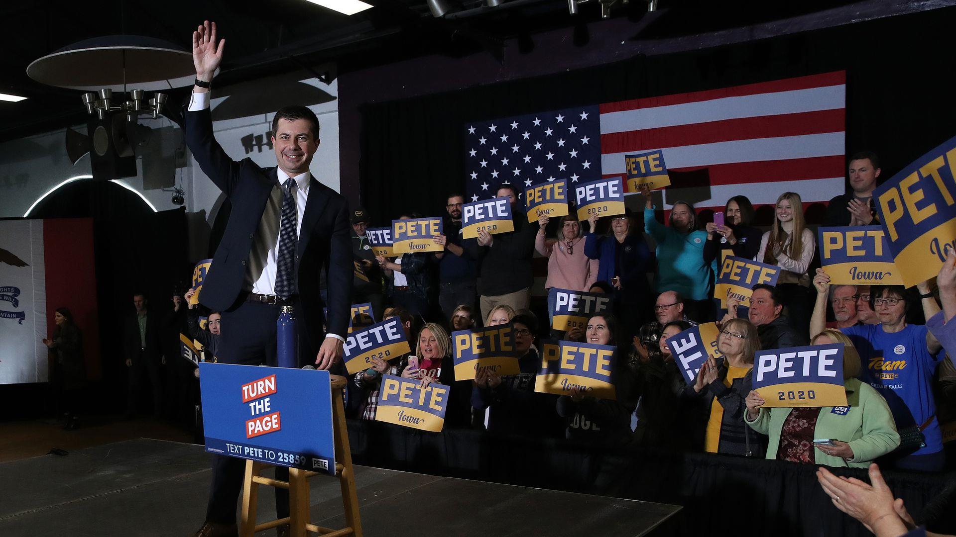 Cuộc bầu cử sơ bộ đầu tiên của Mỹ chứng kiến sự bất ngờ

